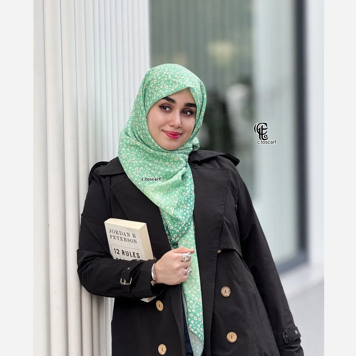 روسری نخ کاستوم طرح صوفیا سایز بزرگ و متوسط سه رنگ کرم هلویی یاسی سبز
