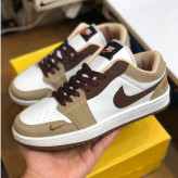 کفش نایک تراویس مردانه سفید کرم کفش Jordan Travis چرم صنعتی