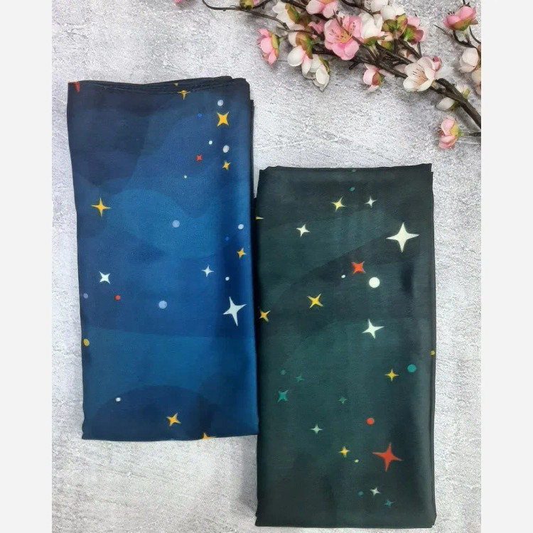 روسری نخی کاستوم طرح ستاره شب سرمه ای قواره بزرگ 140*140 دور دوخت