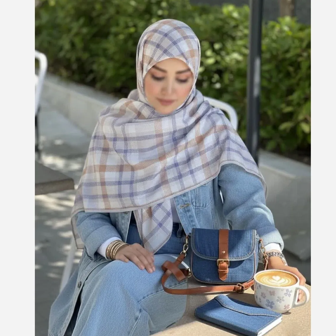 روسری نخی کاستوم طرح آسنات برند سی تو قواره 140