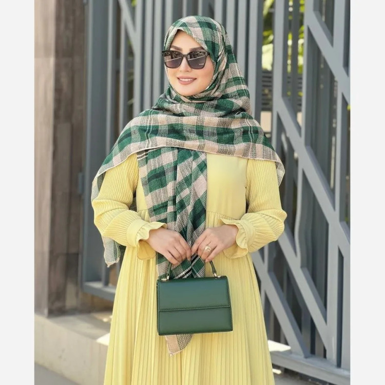 روسری نخی کاستوم طرح آسنات برند سی تو قواره 140